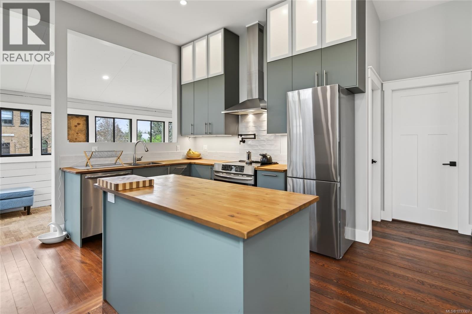 2738 Derwent Ave - 31