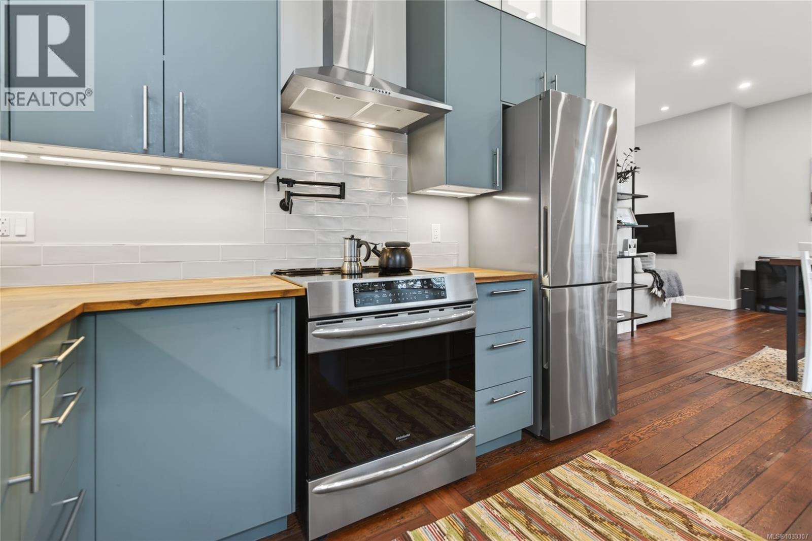 2738 Derwent Ave - 25