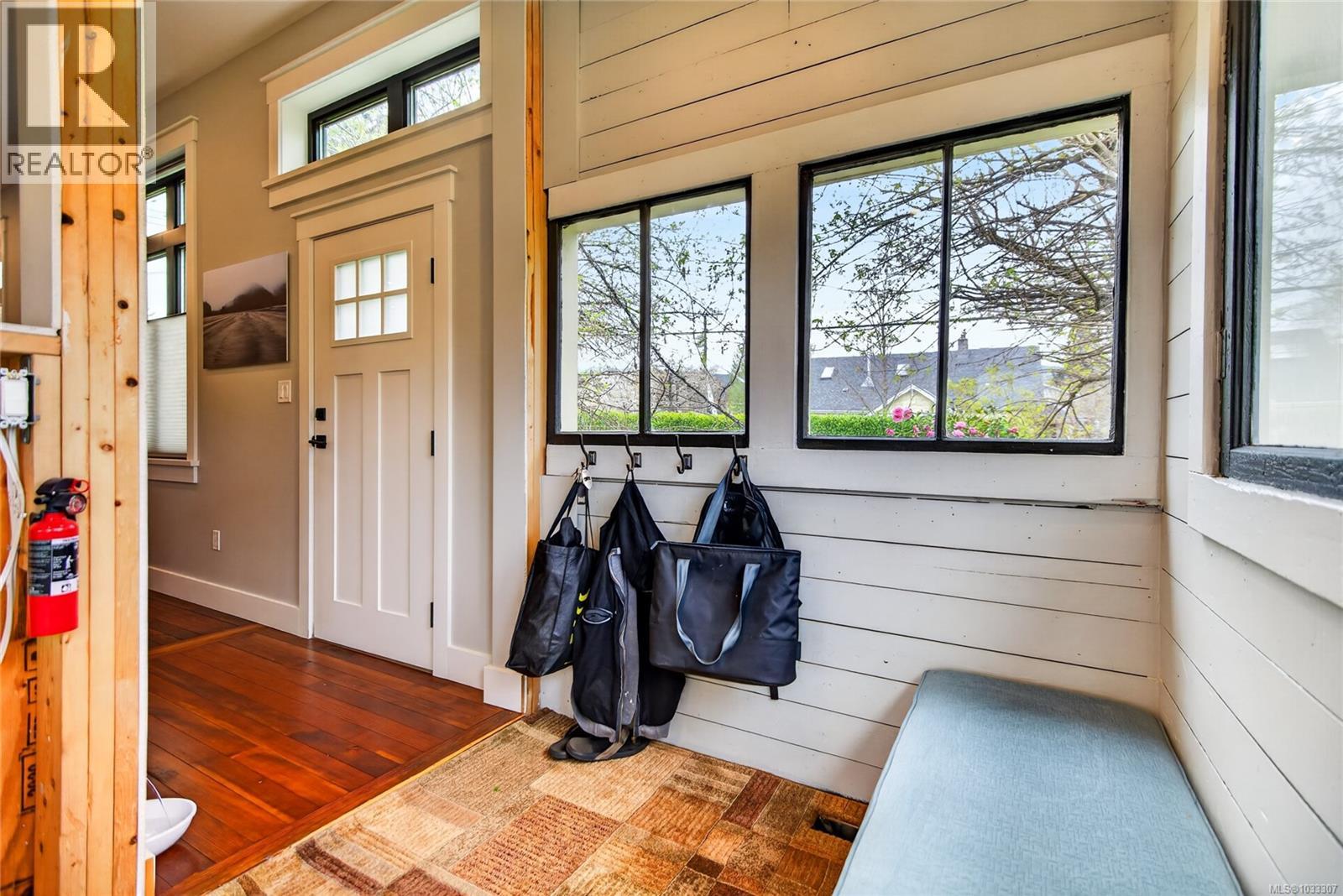 2738 Derwent Ave - 33