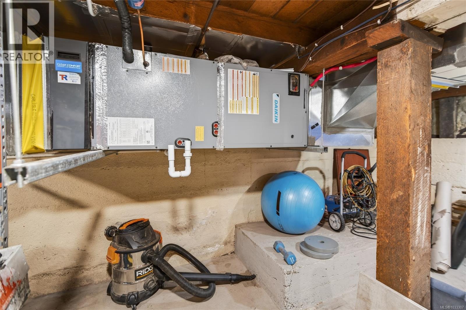 2738 Derwent Ave - 50