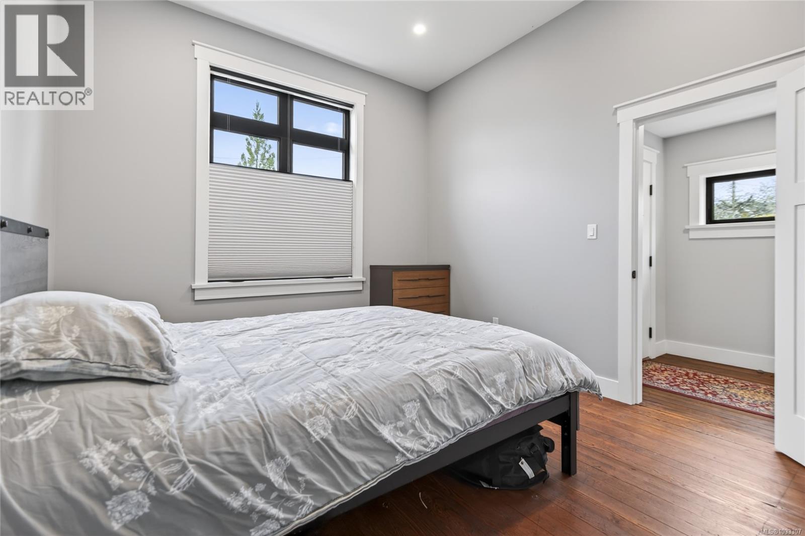 2738 Derwent Ave - 38