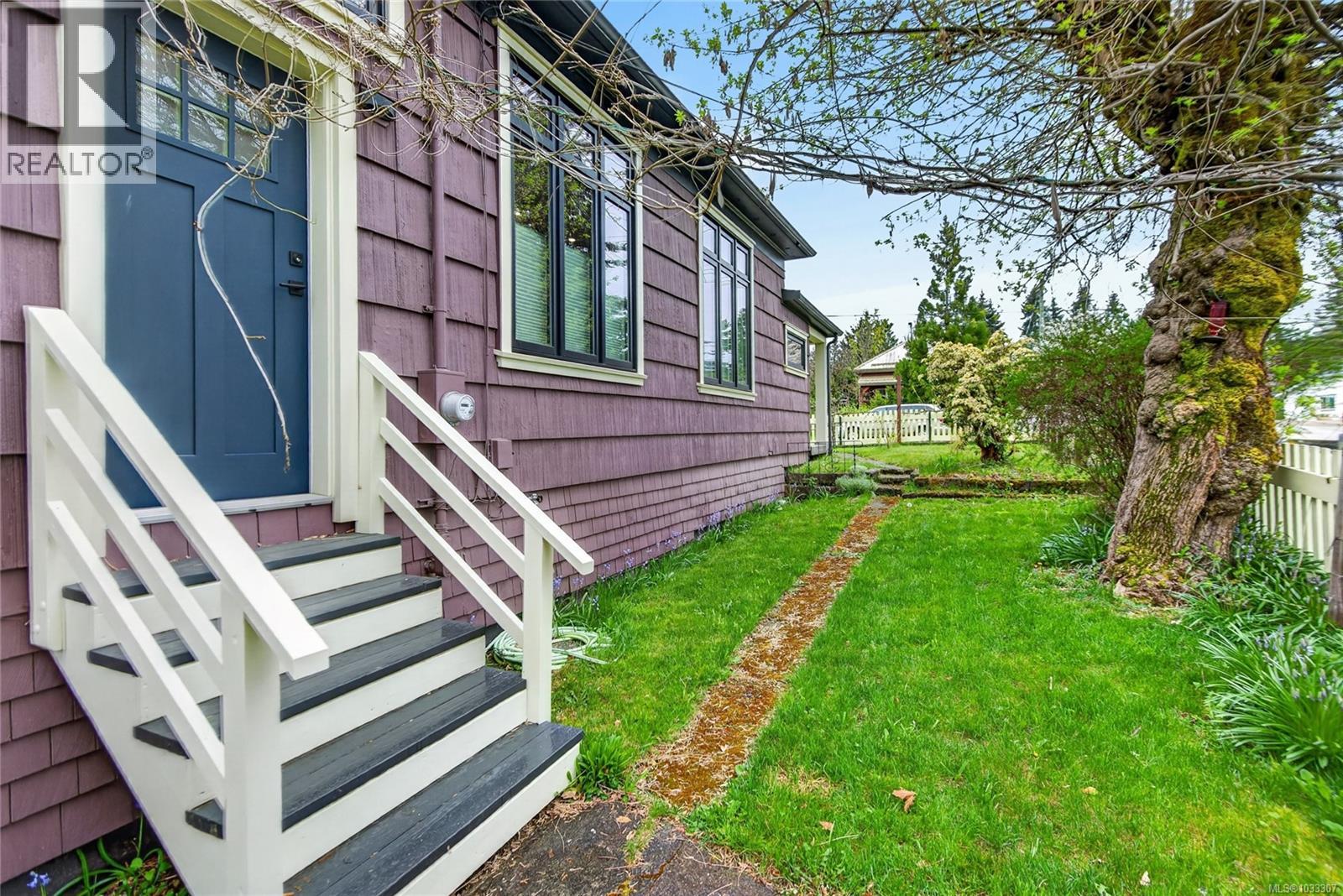 2738 Derwent Ave - 75