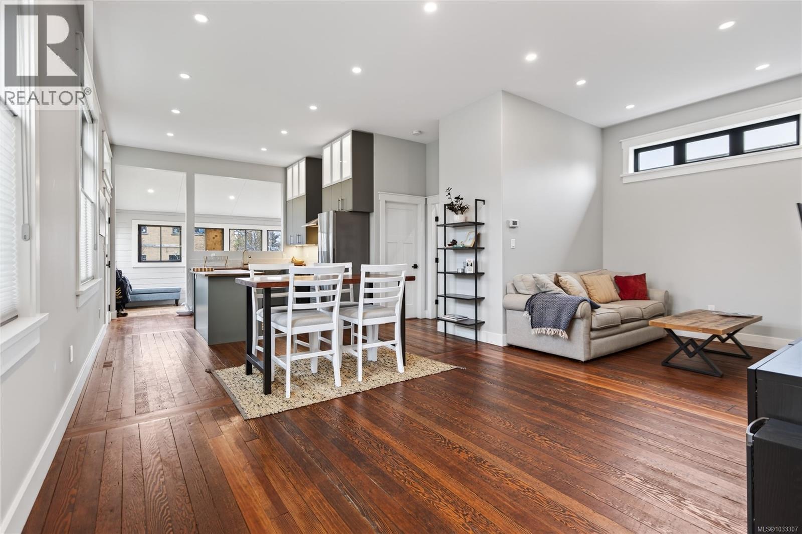 2738 Derwent Ave - 10