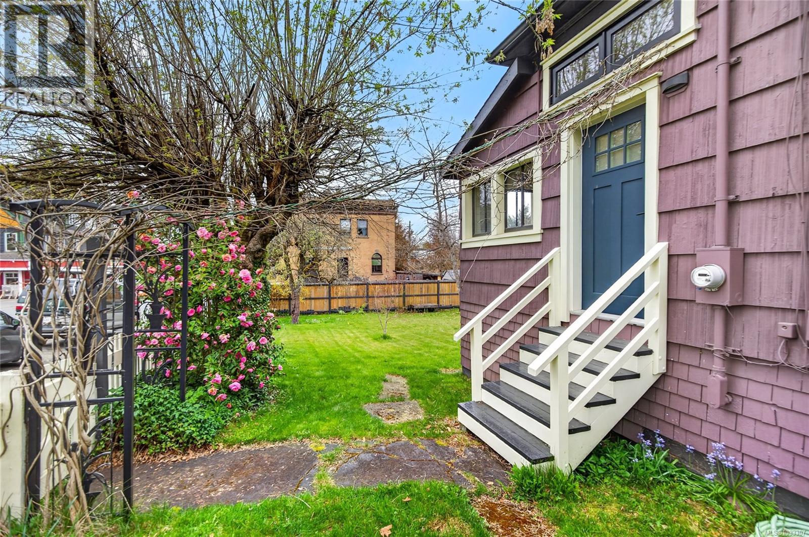 2738 Derwent Ave - 62