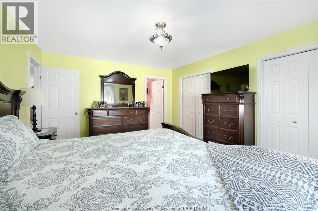 1454 CLOVER AVENUE — photo 8