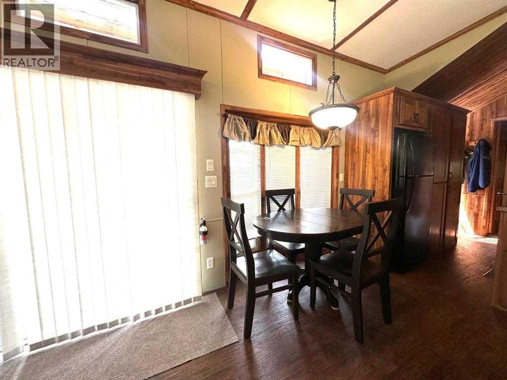 1221 OAK AVENUE - 5