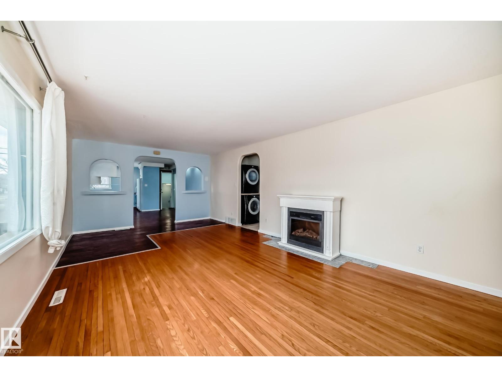 5204 112 AV NW - 8