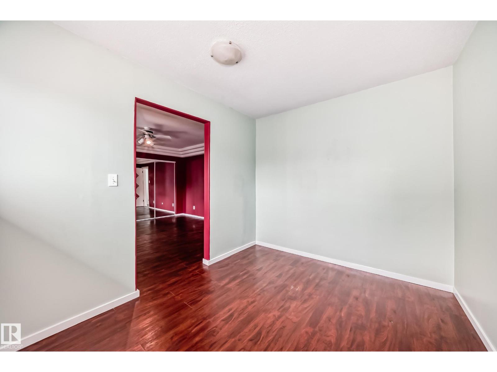 5204 112 AV NW - 29