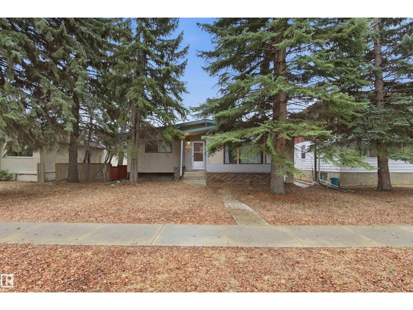 11211 77 AV NW - 1