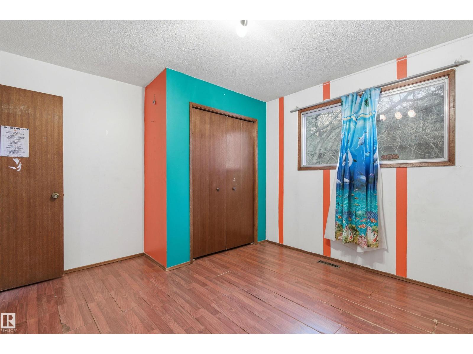 11211 77 AV NW - 12