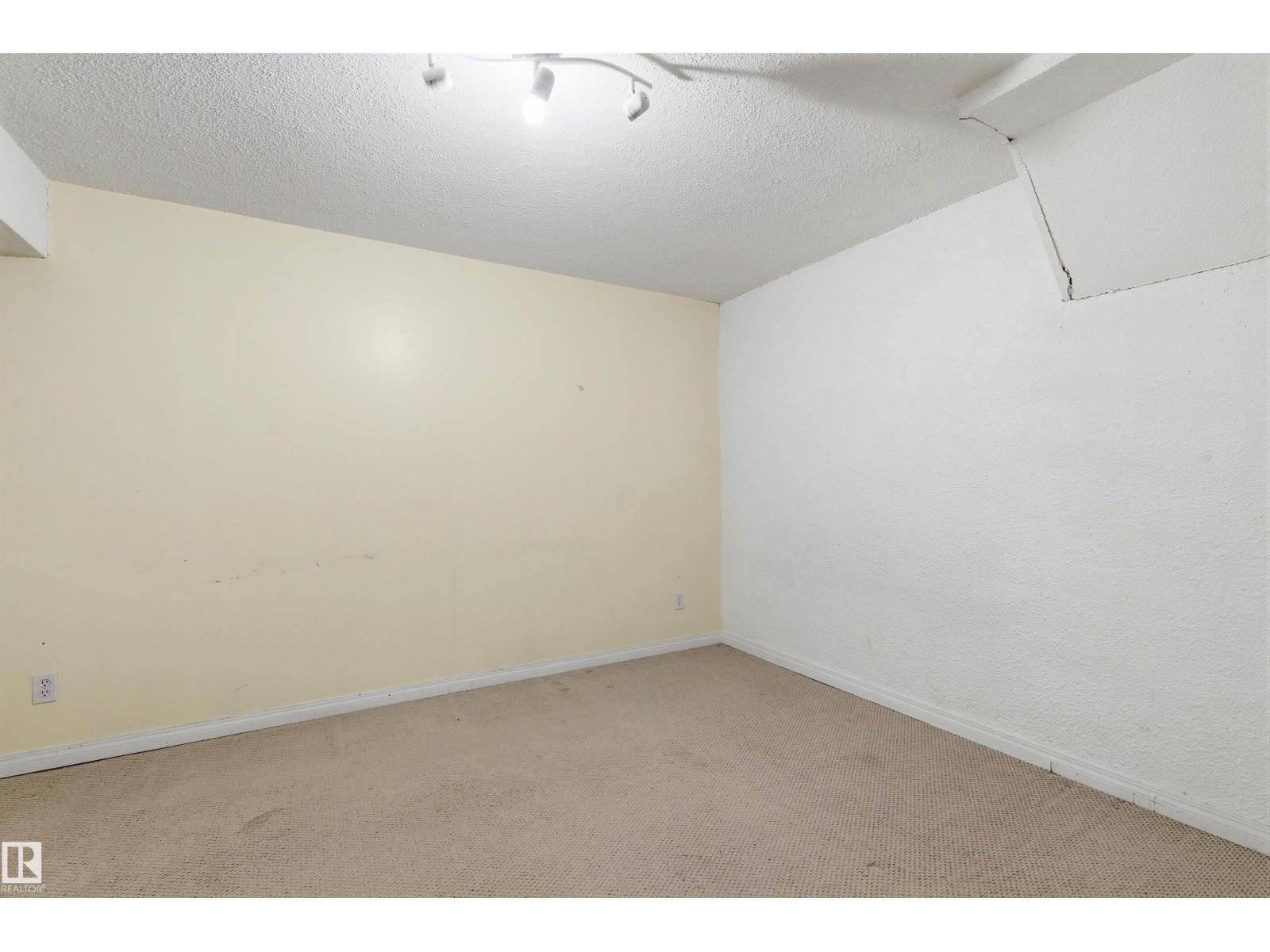 11211 77 AV NW - 24
