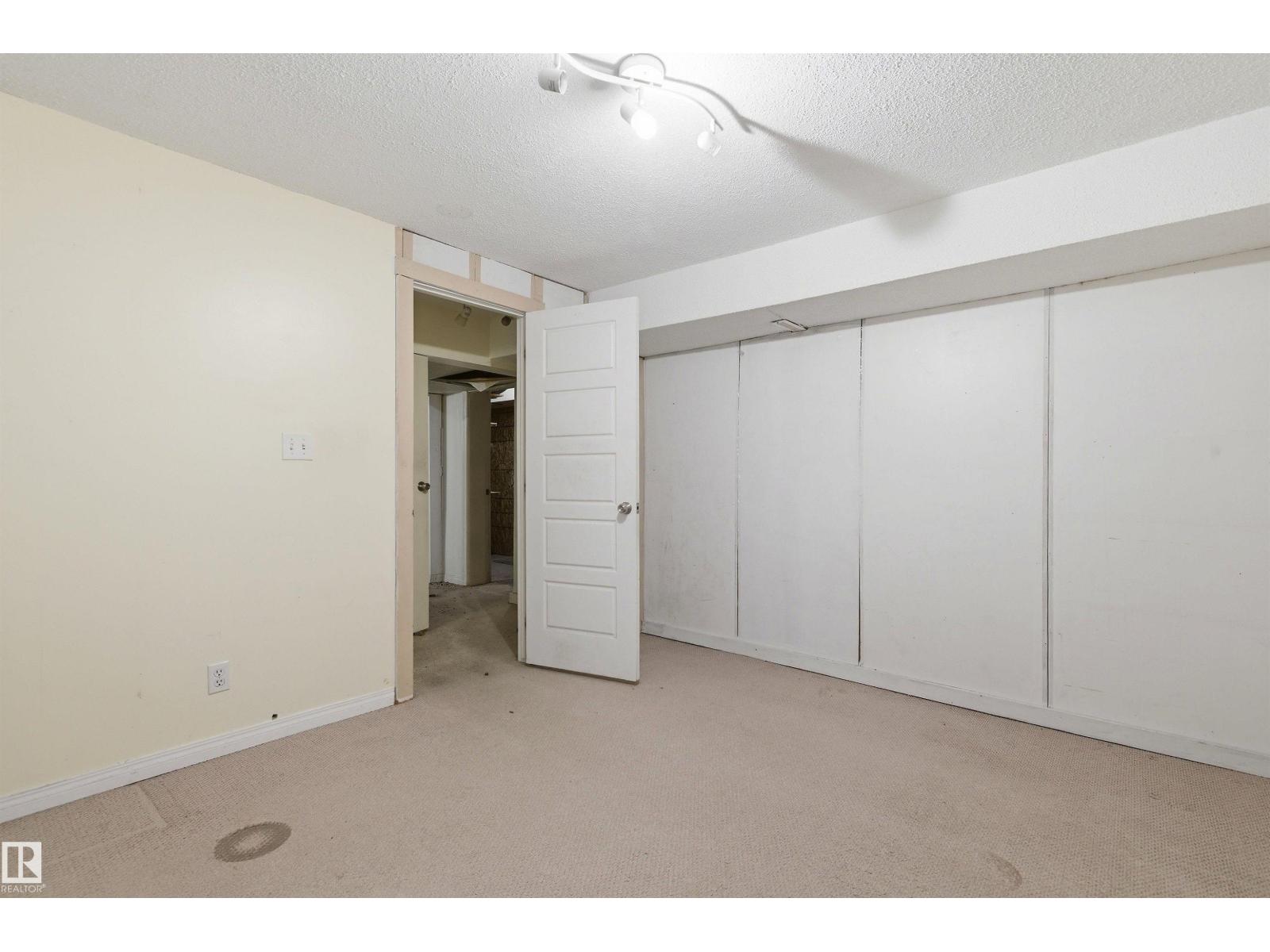11211 77 AV NW - 25