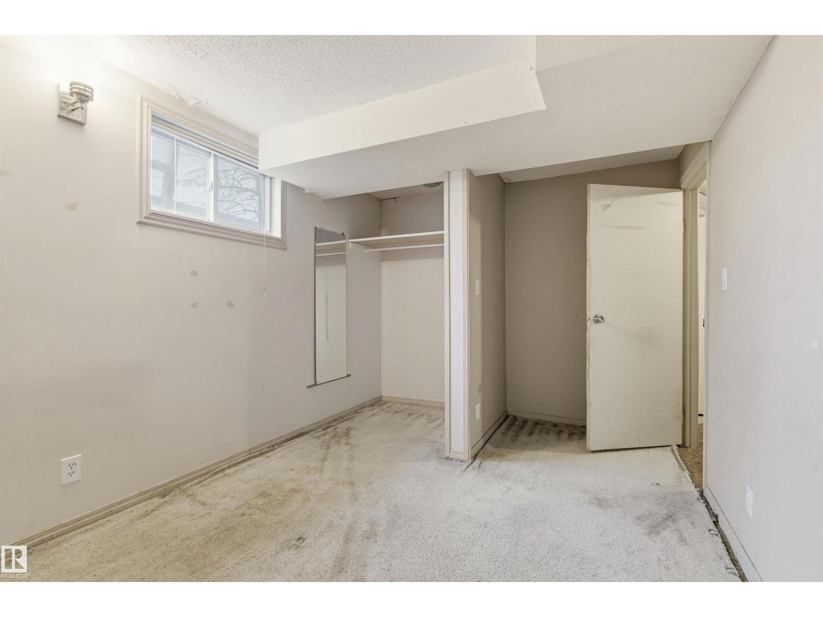 11211 77 AV NW - 32
