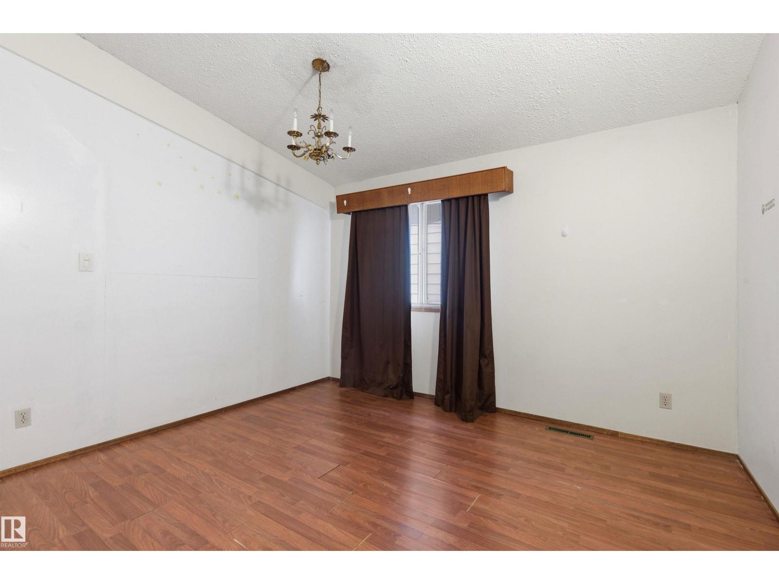 11211 77 AV NW - 7