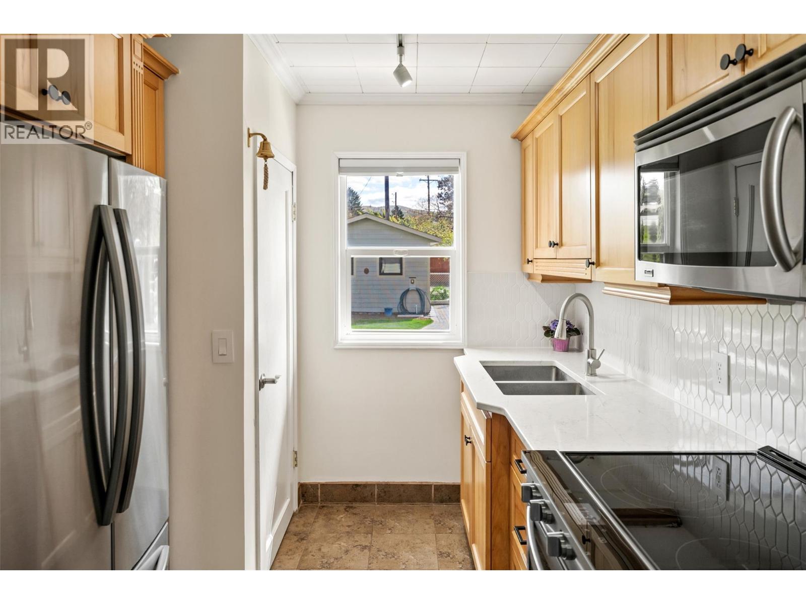 6437 BADGER Street - 21