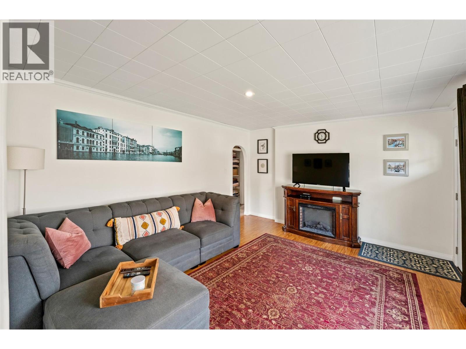 6437 BADGER Street - 14