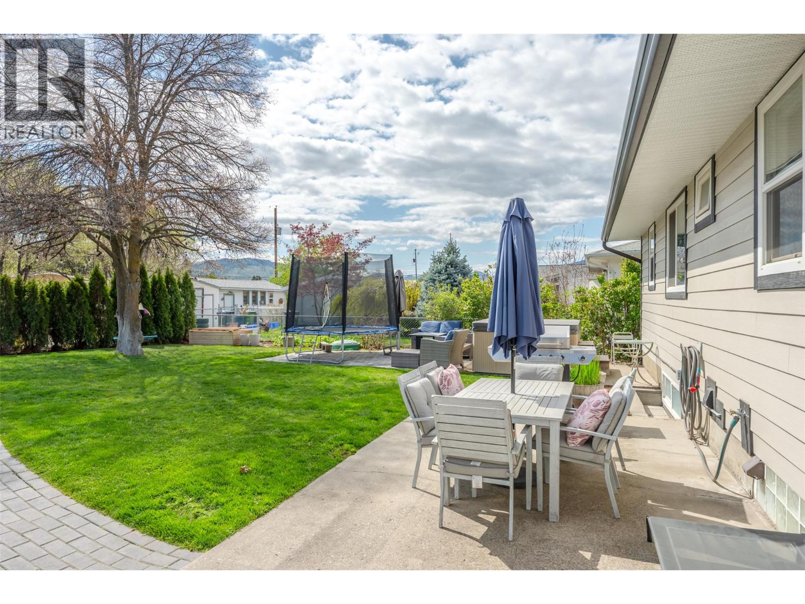 6437 BADGER Street - 37