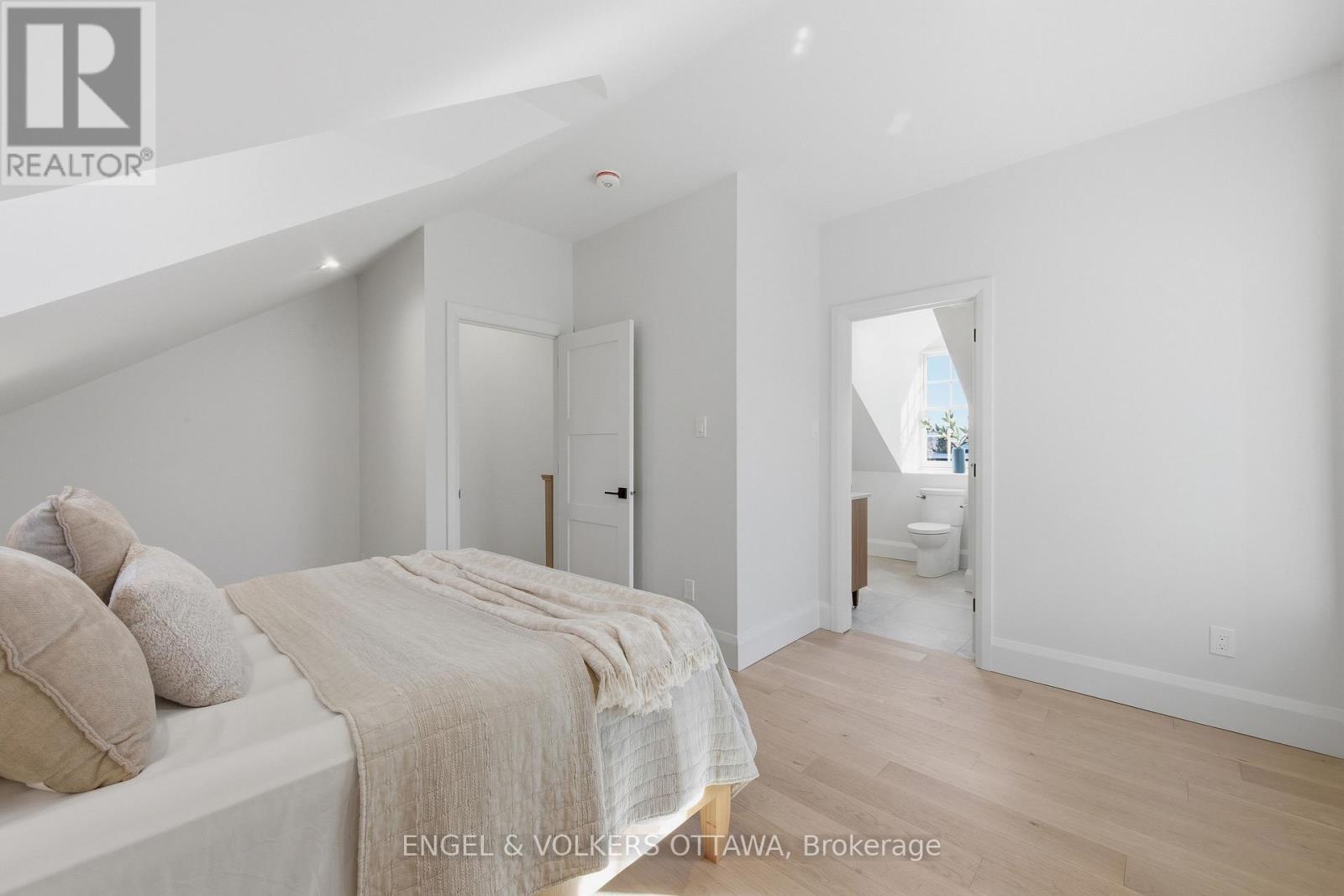 71 THOMAS STREET - 34