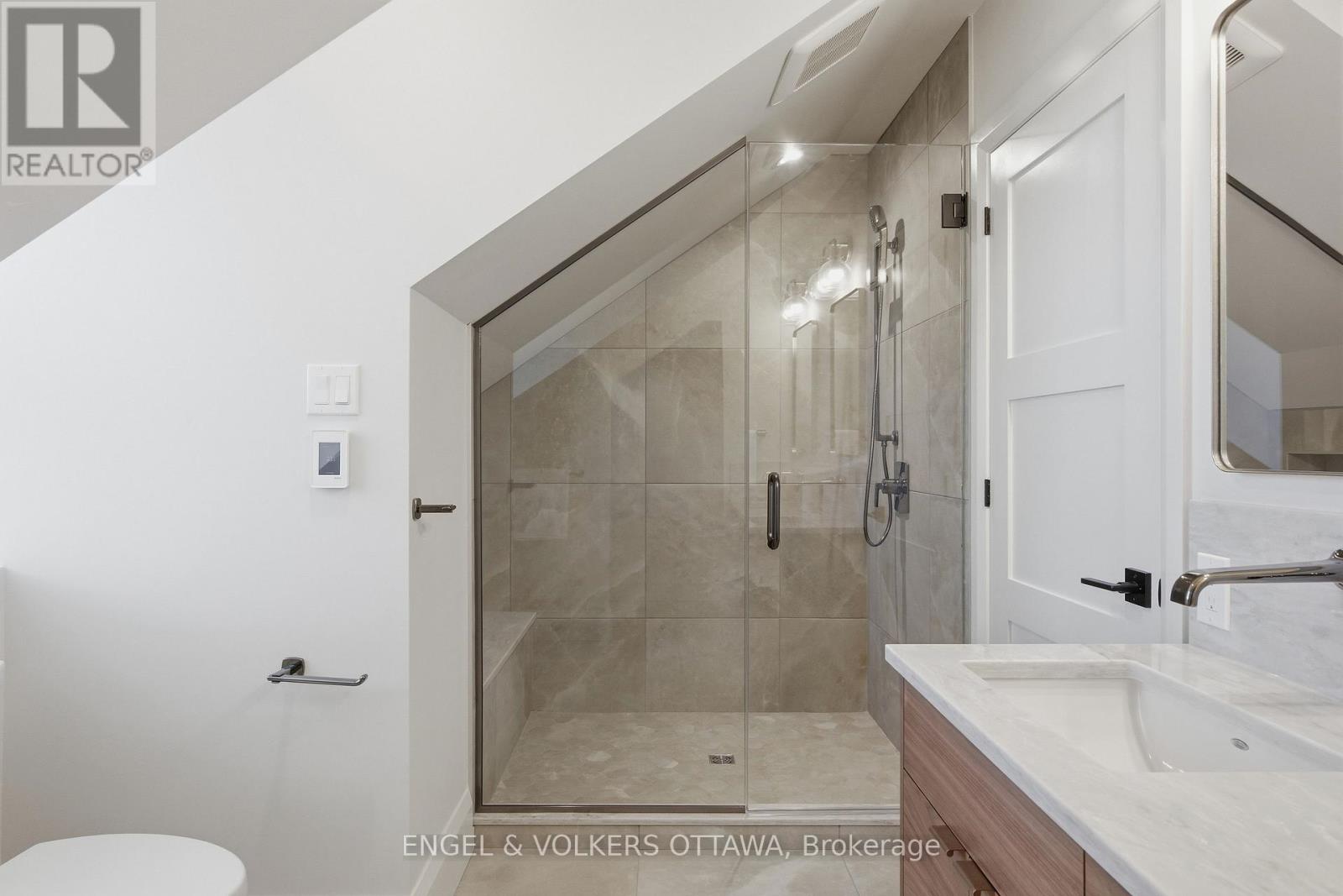 71 THOMAS STREET - 40