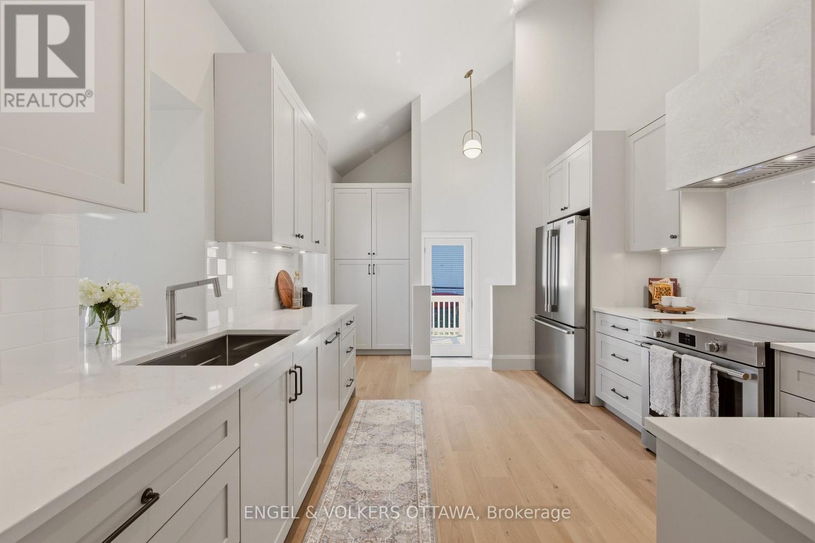 35 MACKAY STREET - 17