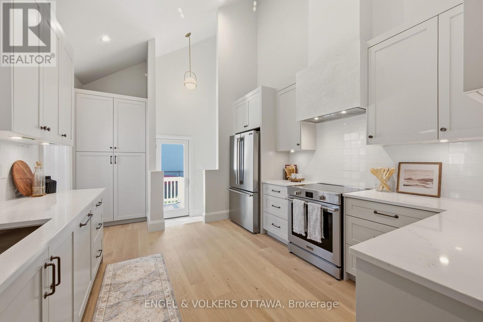 35 MACKAY STREET - 18