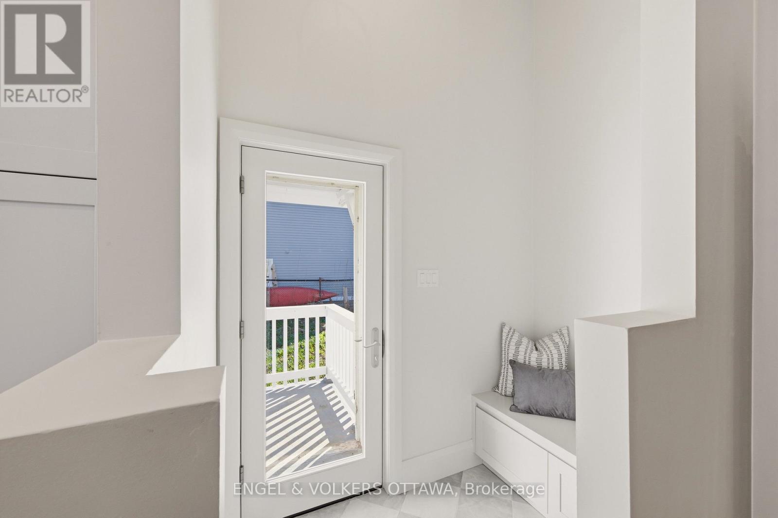 35 MACKAY STREET - 28