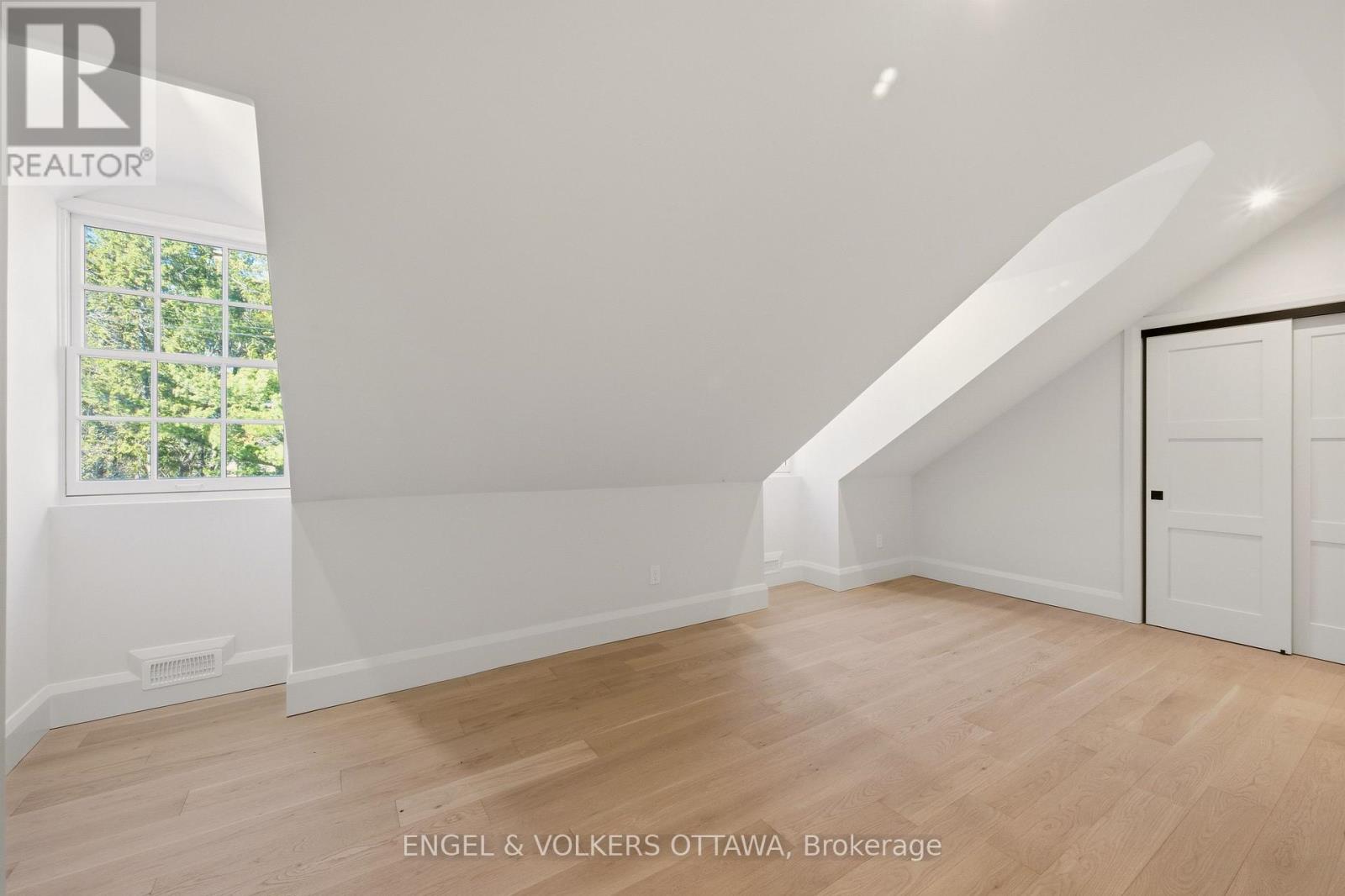 35 MACKAY STREET - 41