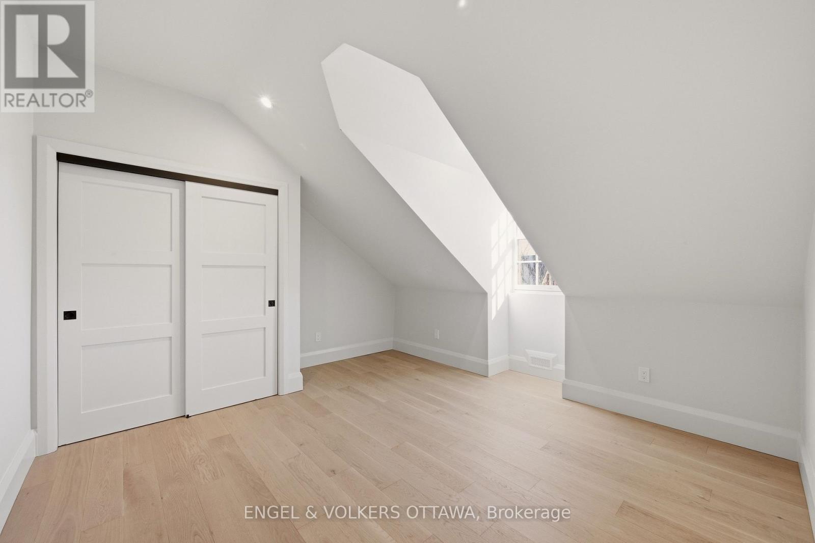 35 MACKAY STREET - 42
