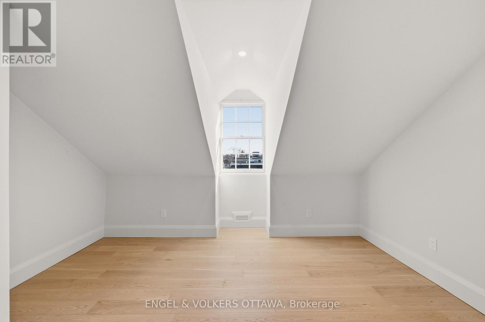 35 MACKAY STREET - 43
