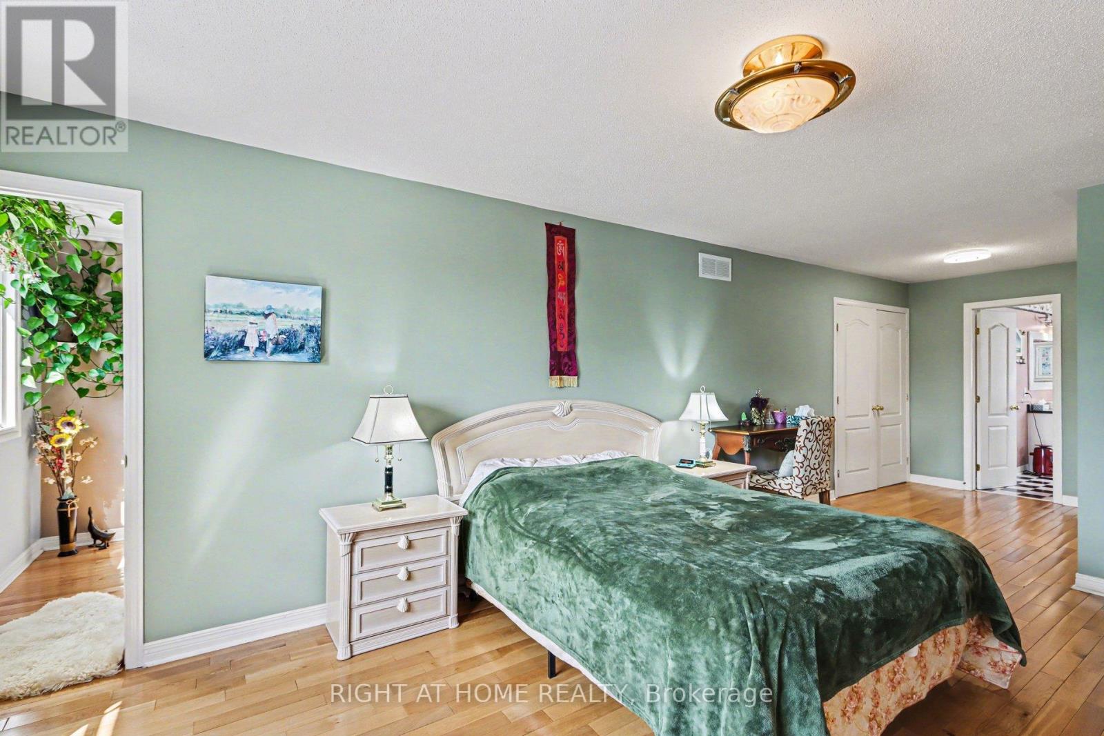 257 STONEWAY DRIVE - 29