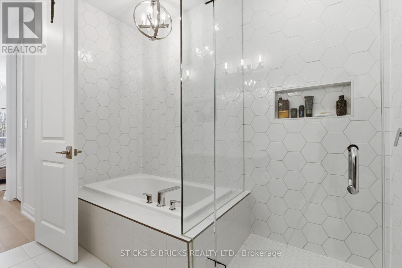 5 piece ensuite bath