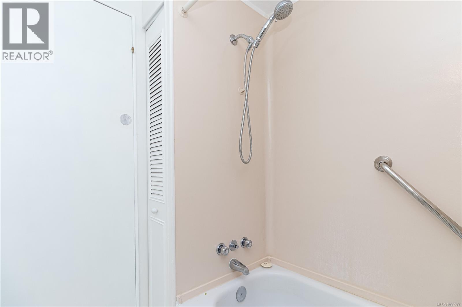 130 2500 Florence Lake Road, Langford