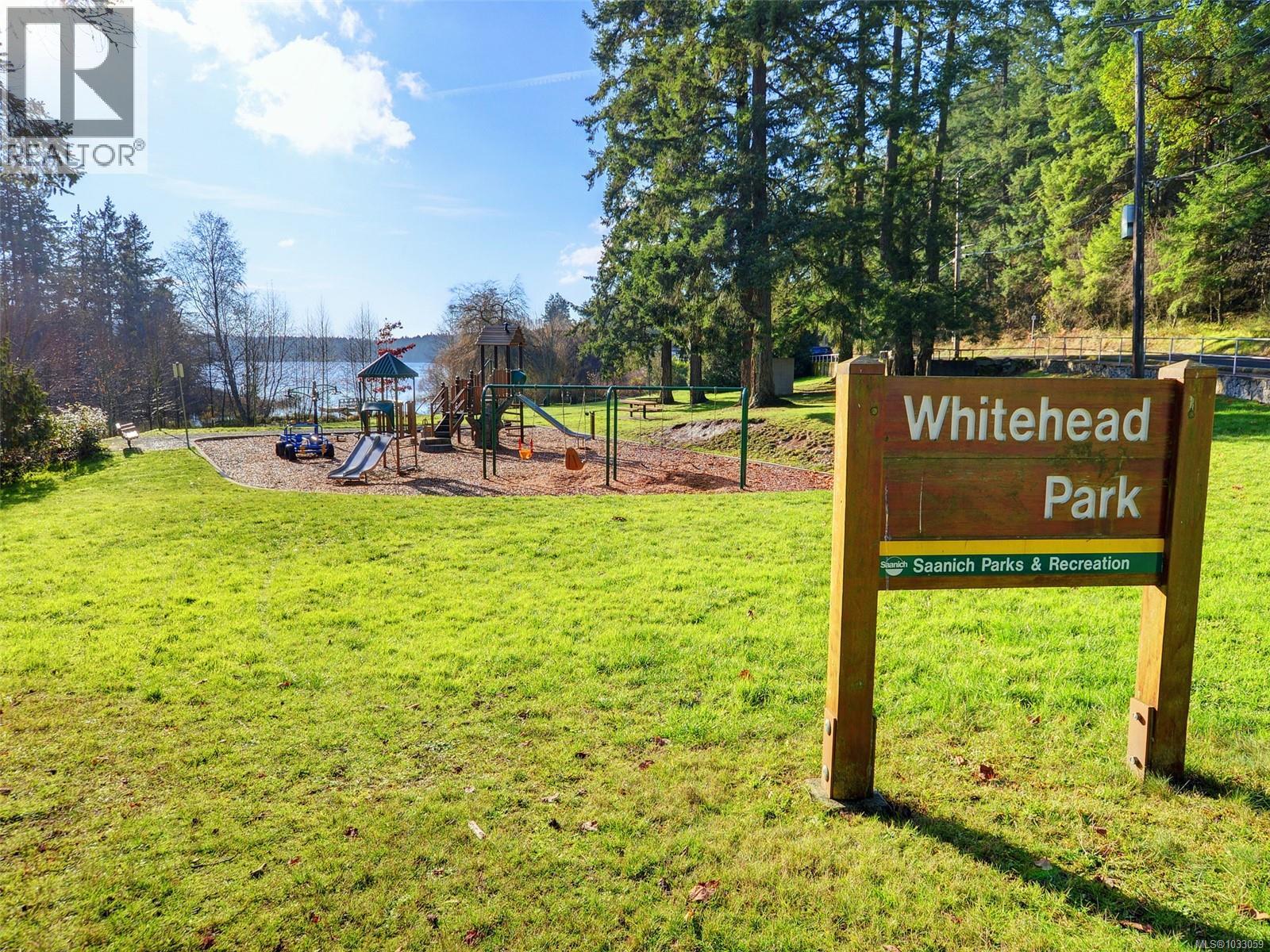  4885 Prospect Lake Road, Saanich