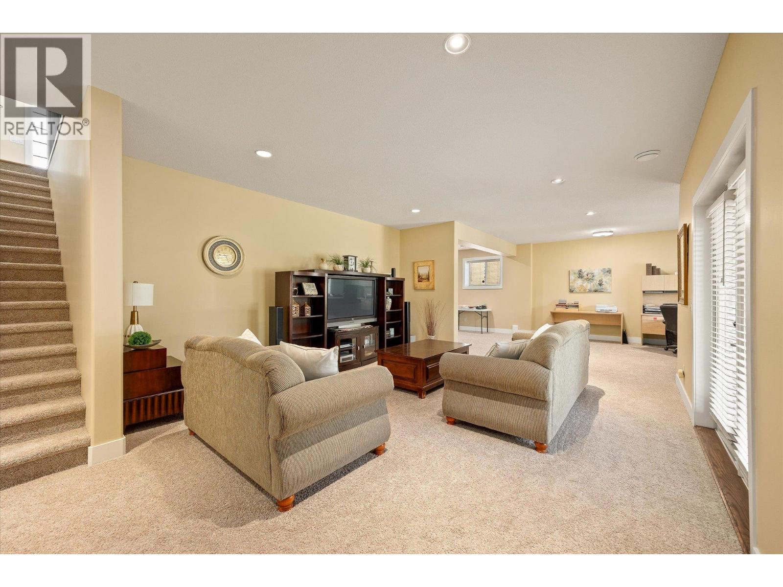 12860 Cliffshore Drive, Lake Country
