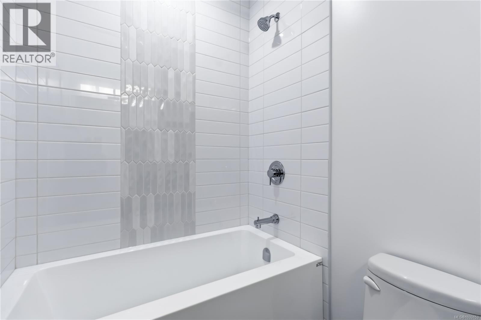 103 990 Doumac Avenue, Saanich