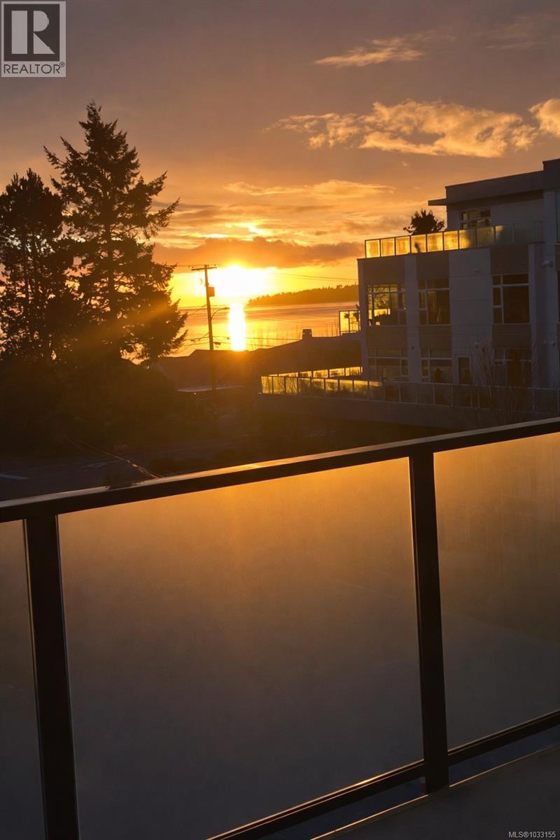 306 990 Doumac Avenue, Saanich