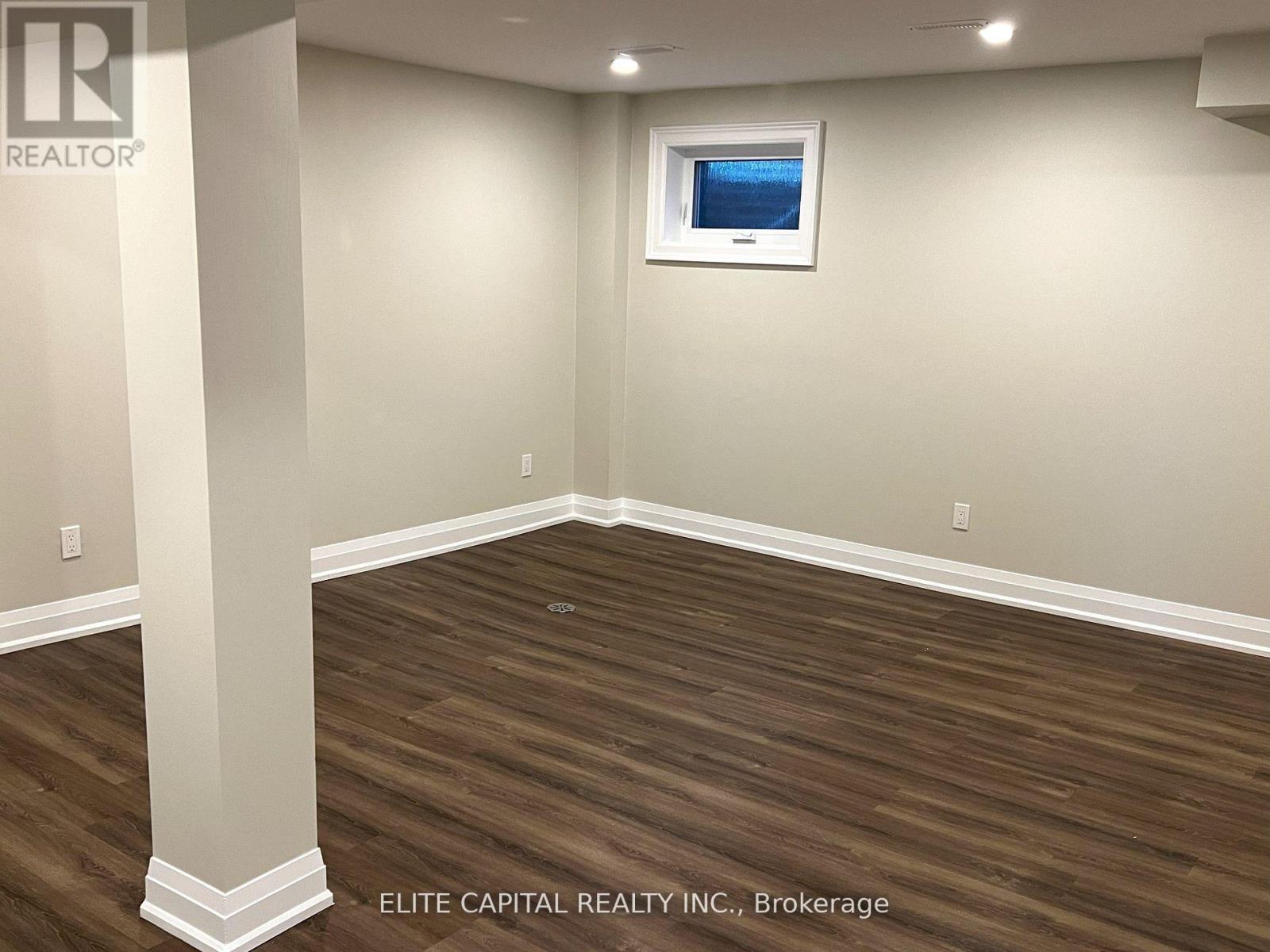 67 HUTCHERSON SQUARE - 15