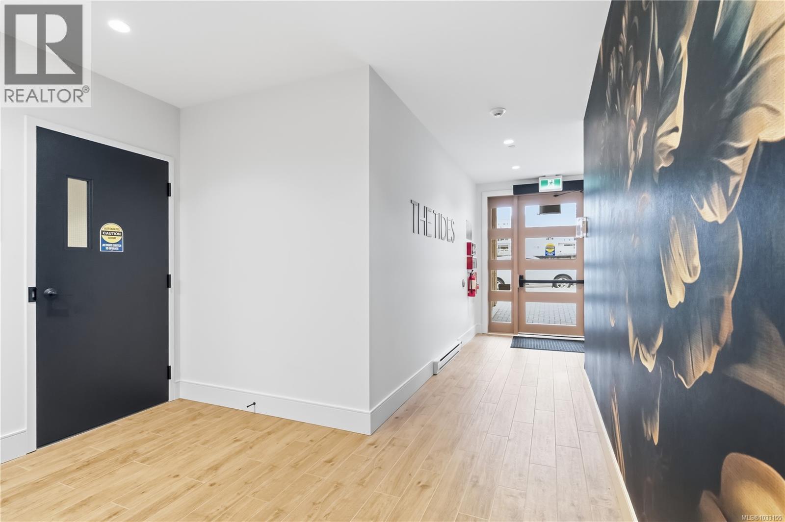 306 990 Doumac Avenue, Saanich