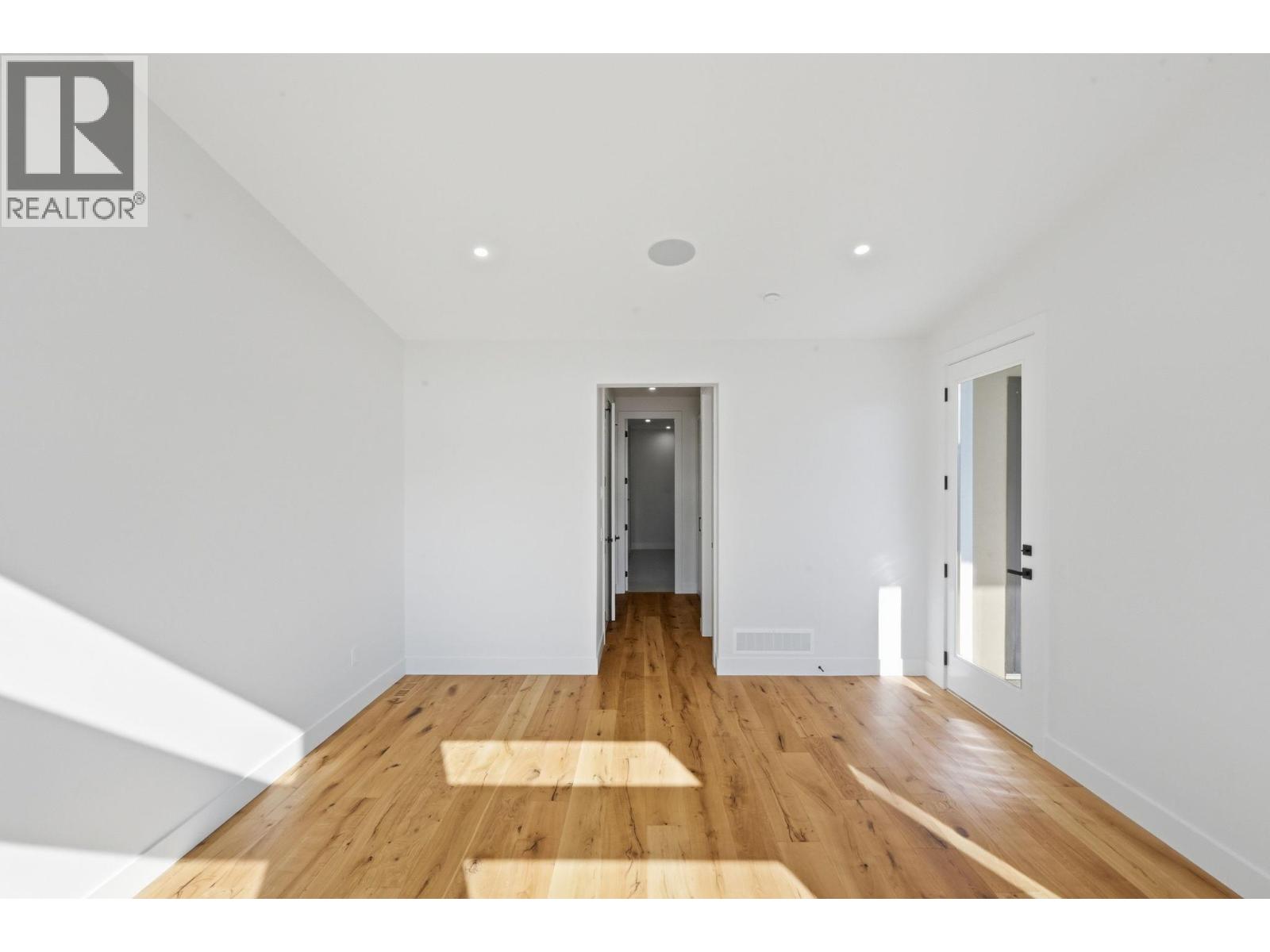 1087 Carnoustie Drive, Kelowna