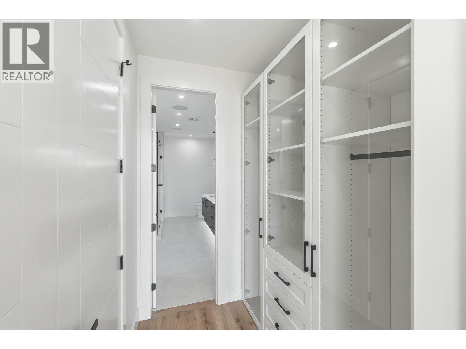 1087 Carnoustie Drive, Kelowna