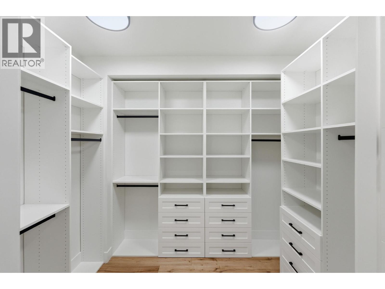 1087 Carnoustie Drive, Kelowna