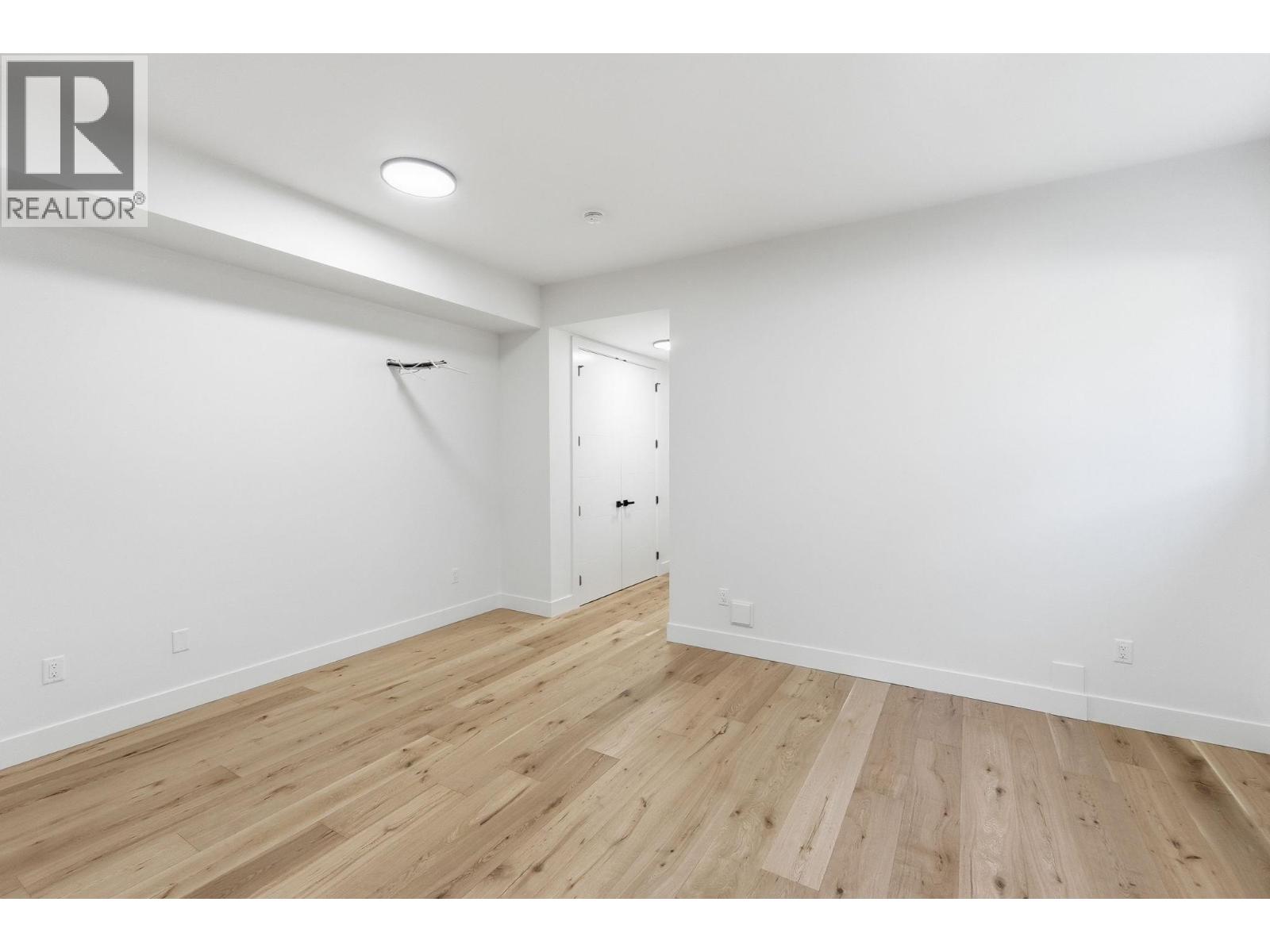 1087 Carnoustie Drive, Kelowna