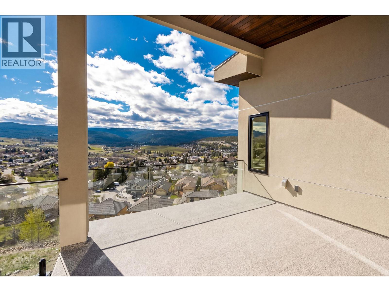 1087 Carnoustie Drive, Kelowna