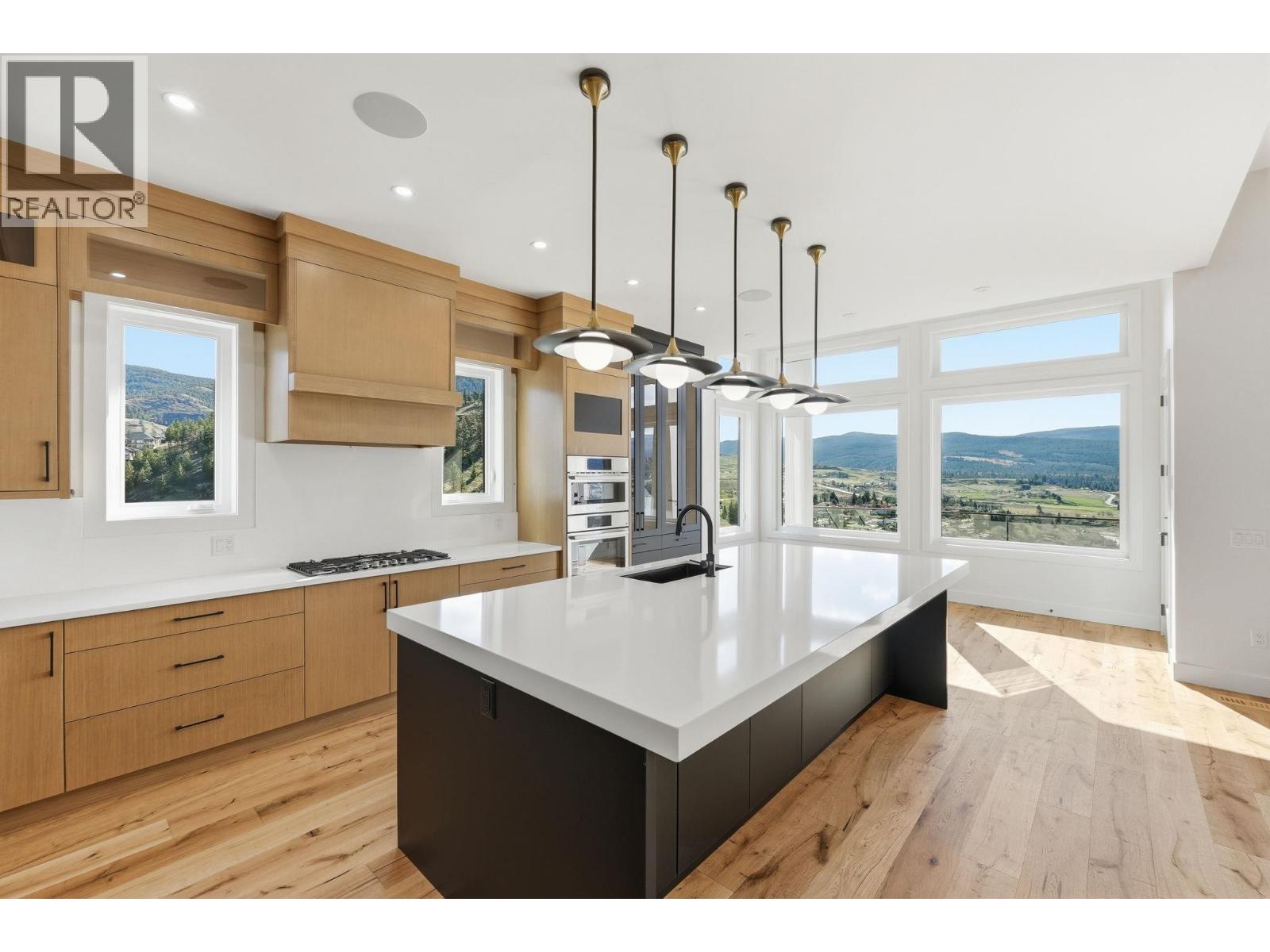 1087 Carnoustie Drive, Kelowna