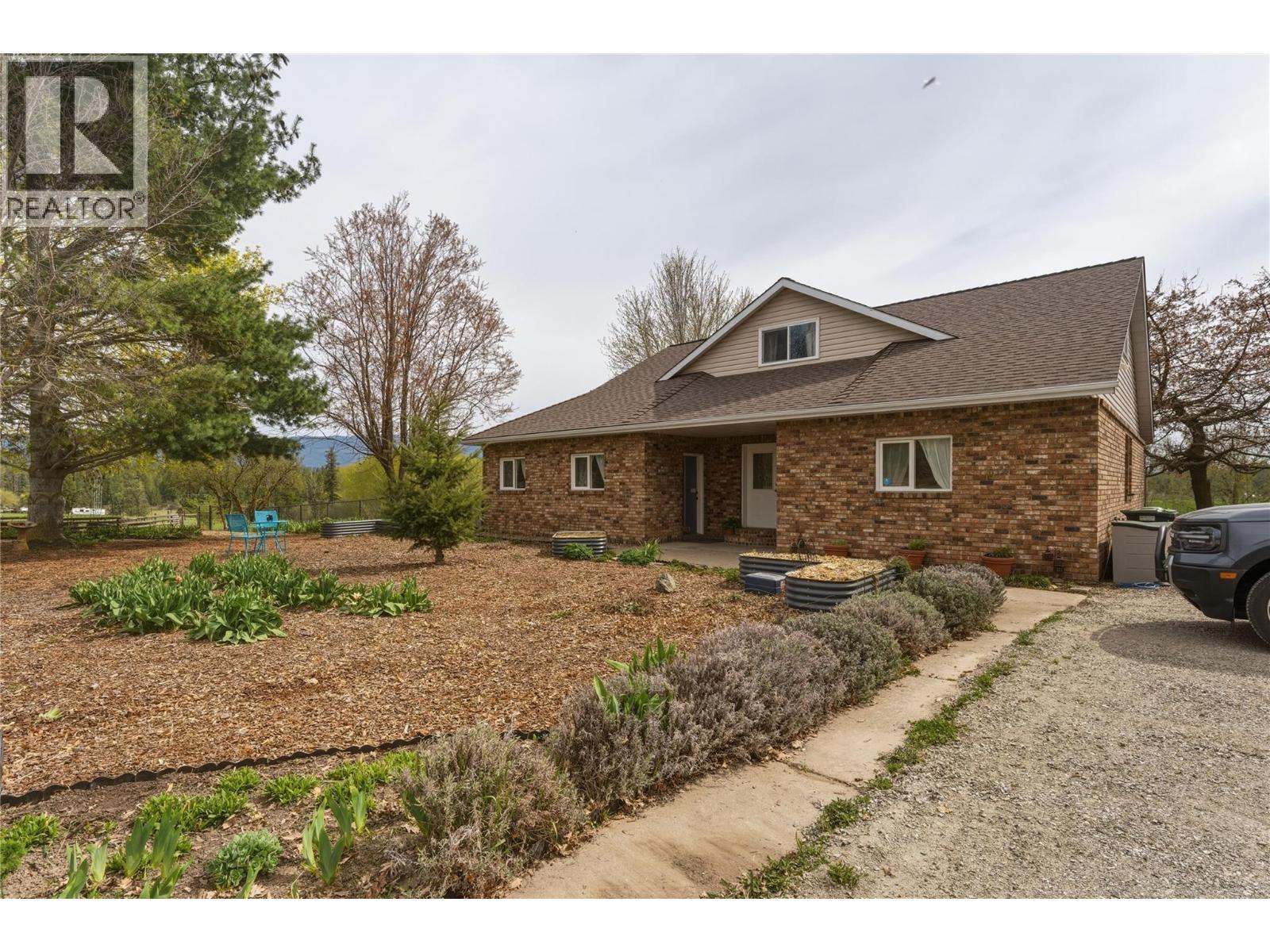  5271 Pyott Road, Spallumcheen