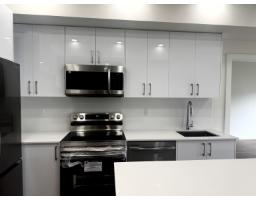 303 15739 Fraser Highway, Surrey, BC V4N6Y4 Photo 6