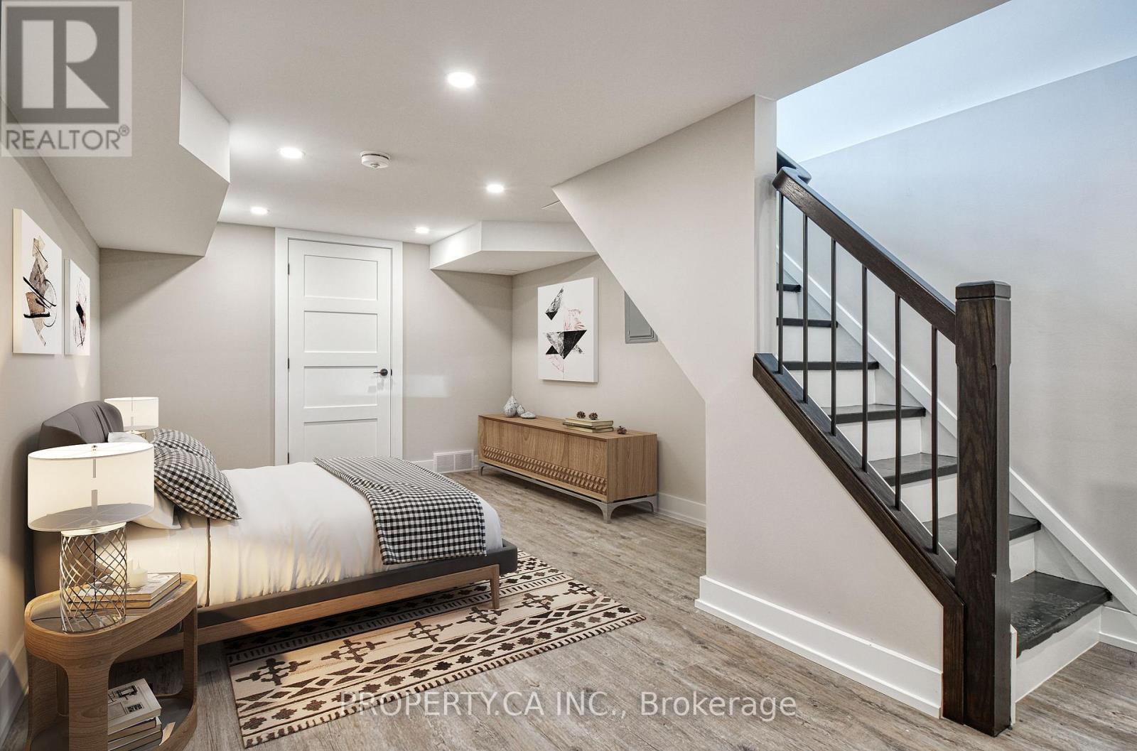 226 CLARKE STREET N - 9