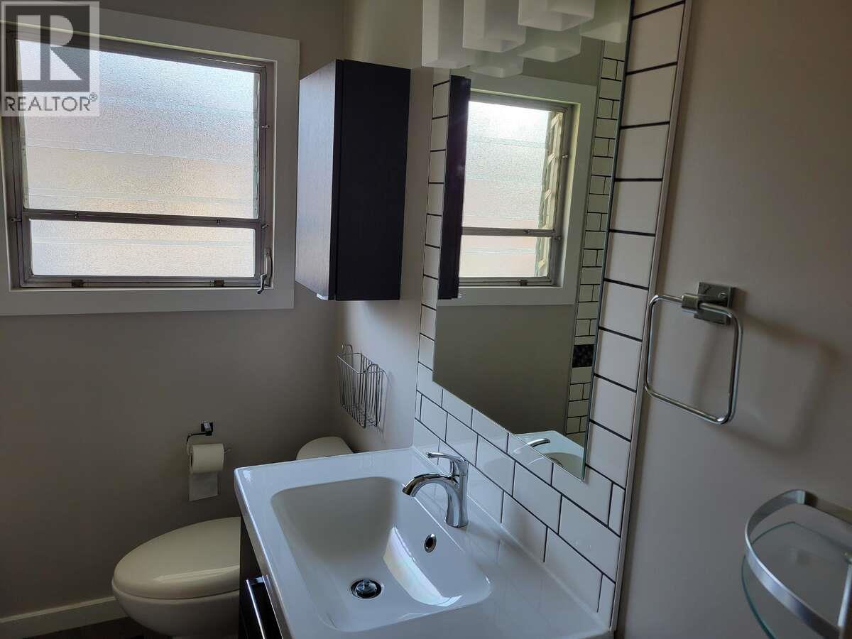 519 6th Street S - 4