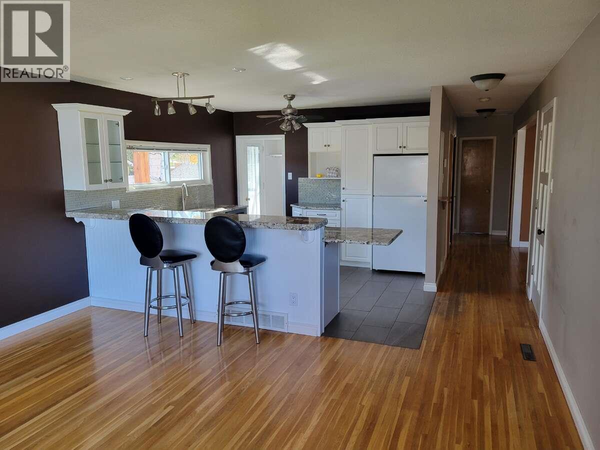 519 6th Street S - 8