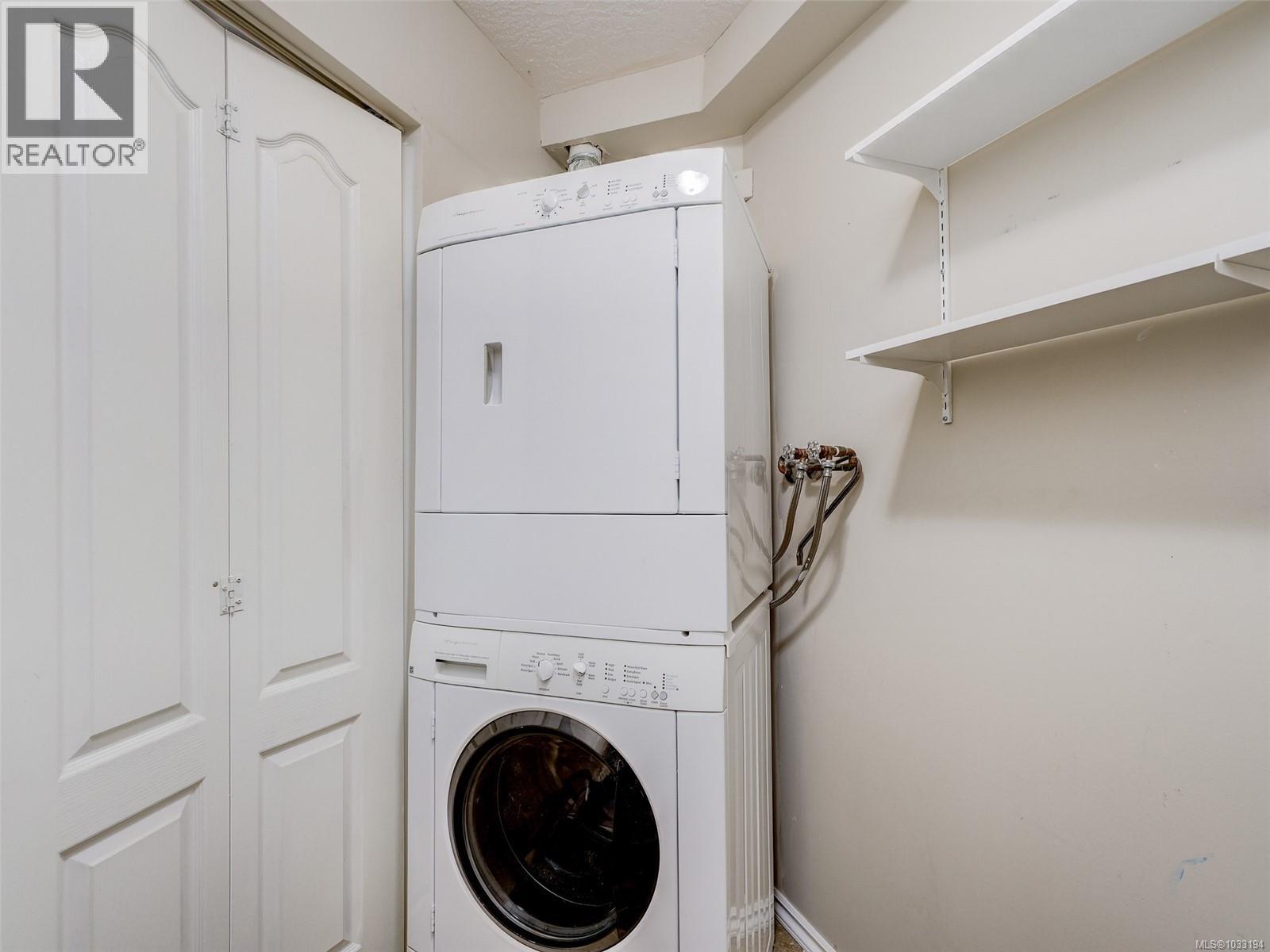 208 3921 Shelbourne Street, Saanich